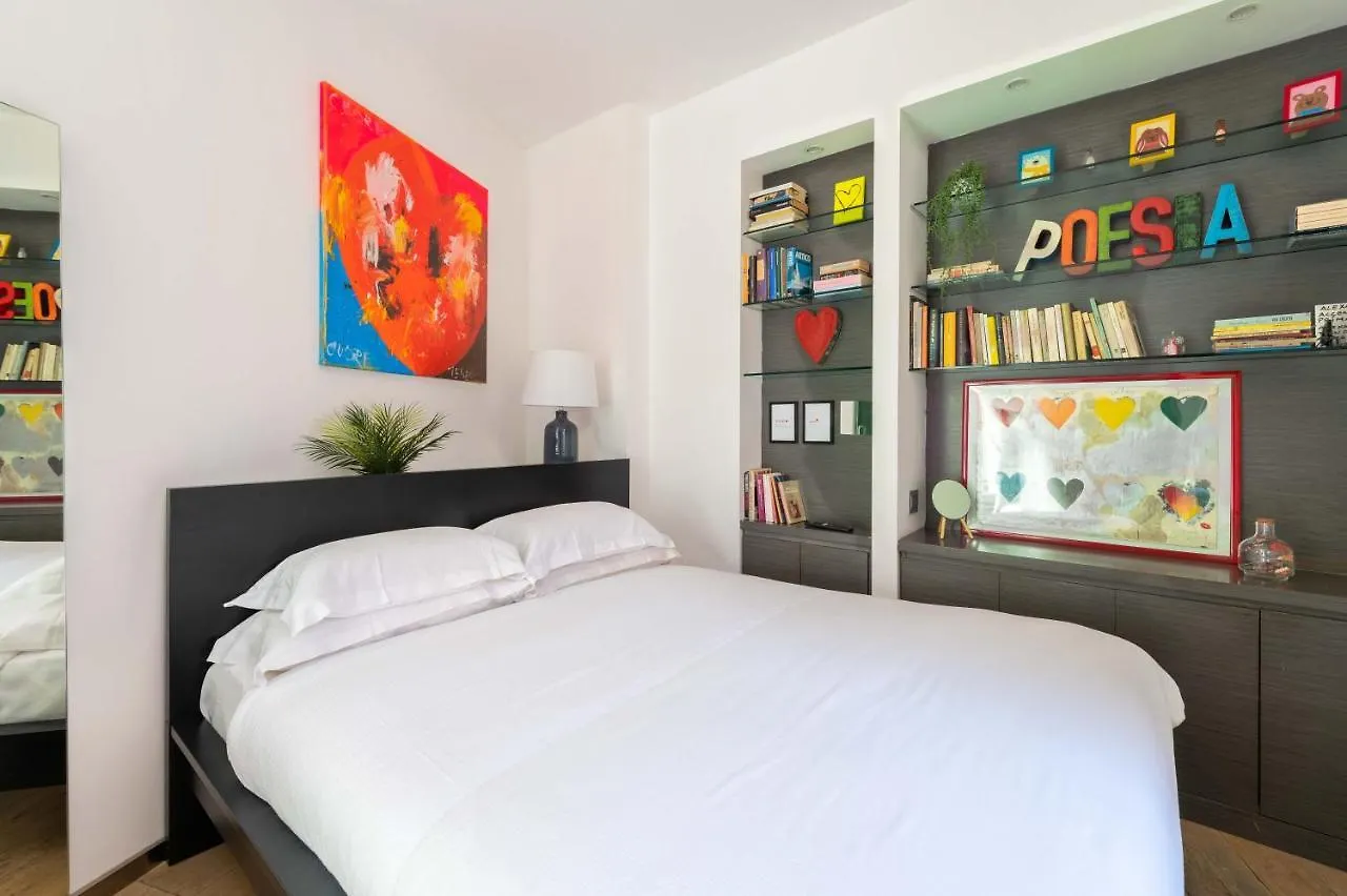 Maison Leonardo Pantheon Suite Rome Italy